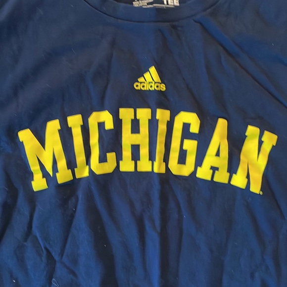 Michigan T-Shirt - Picture 2 of 3